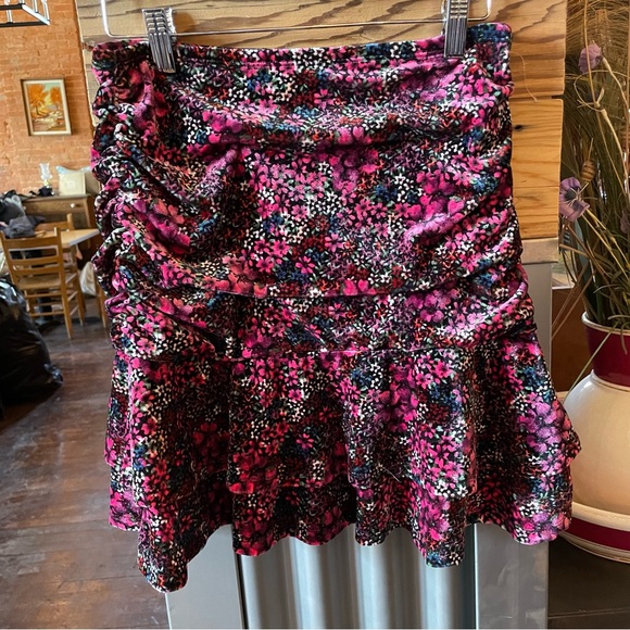 SO Floral Skirt - Picture 1 of 3